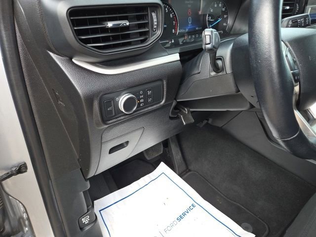 Used 2022 Ford Explorer XLT image 24