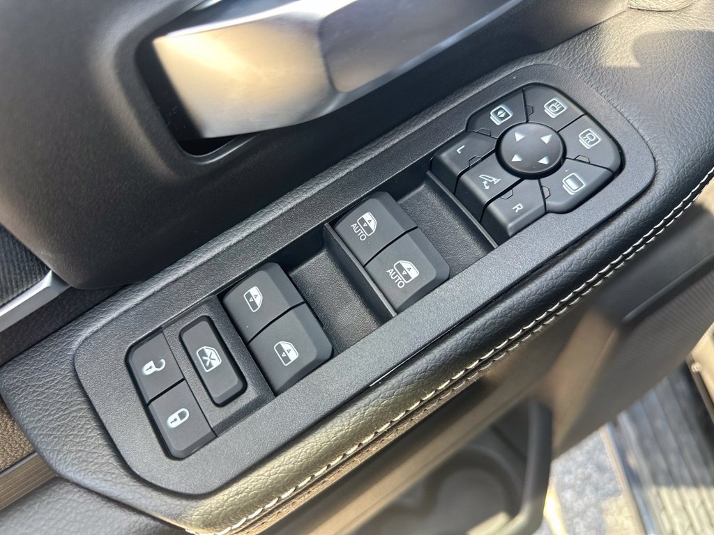 New 2026 RAM 3500 Big Horn AWD/4WD image 12