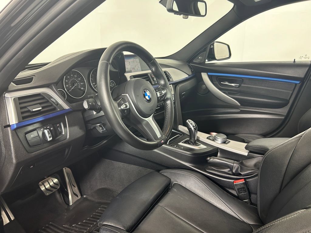 Used 2018 BMW 340i xDrive Sedan w/ Premium Package AWD/4WD image 4