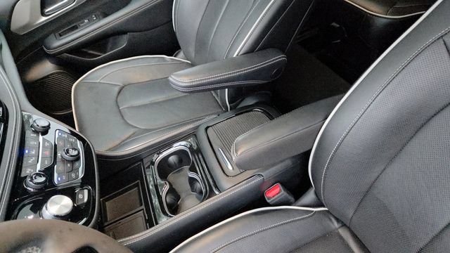 Certified 2023 Chrysler Pacifica Limited w/ Uconnect Theater Family Group AWD/4WD image 22