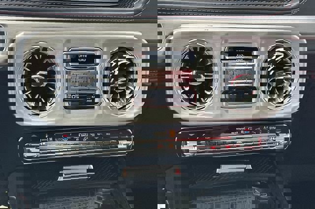 Used 2025 Mercedes-Benz G 63 AMG 4MATIC image 28