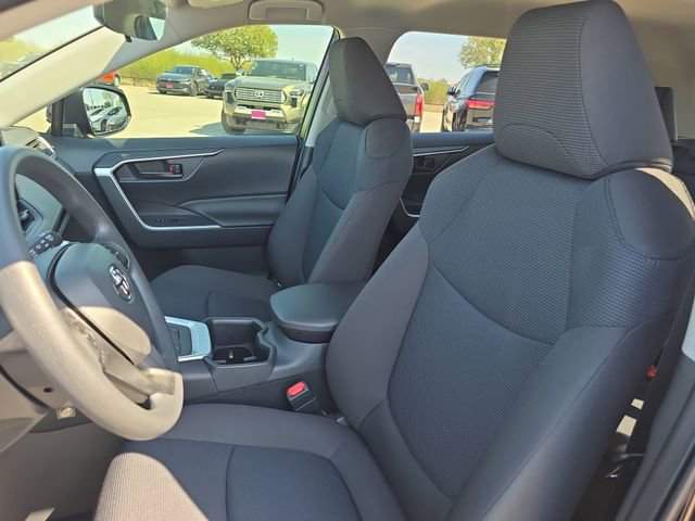Used 2025 Toyota RAV4 LE image 15