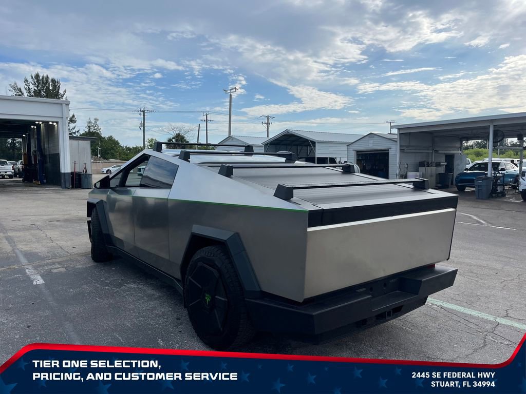 Used 2024 Tesla Cybertruck AWD Crew Cab image 7