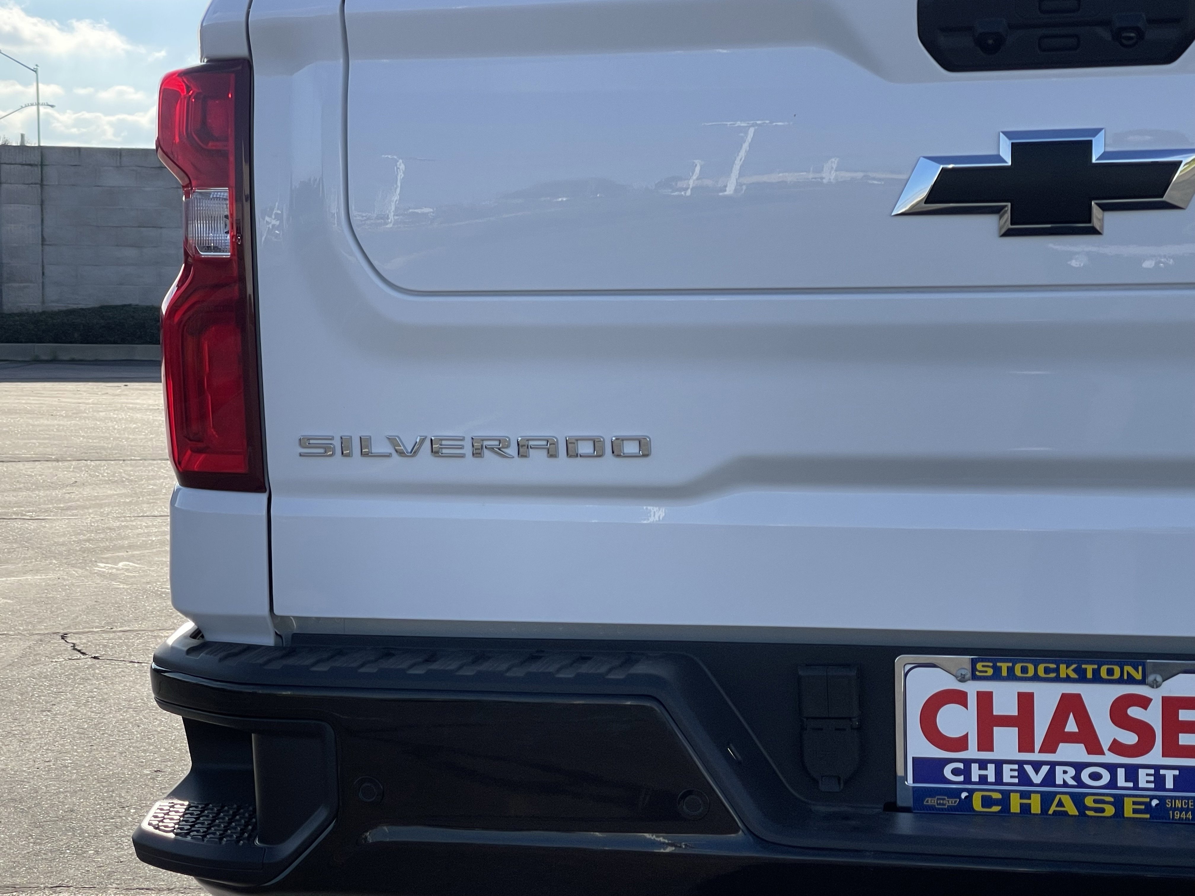 New 2026 Chevrolet Silverado 1500 ZR2 image 8