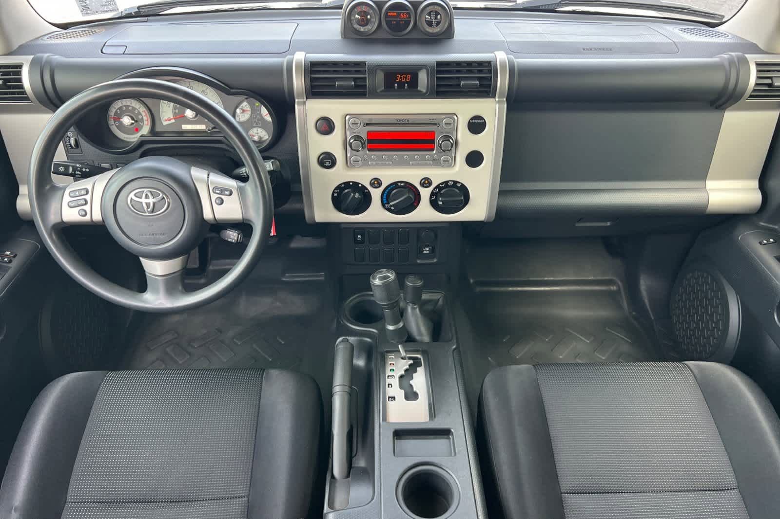 Used 2013 Toyota FJ Cruiser 4WD w/ Convenience Pkg image 3