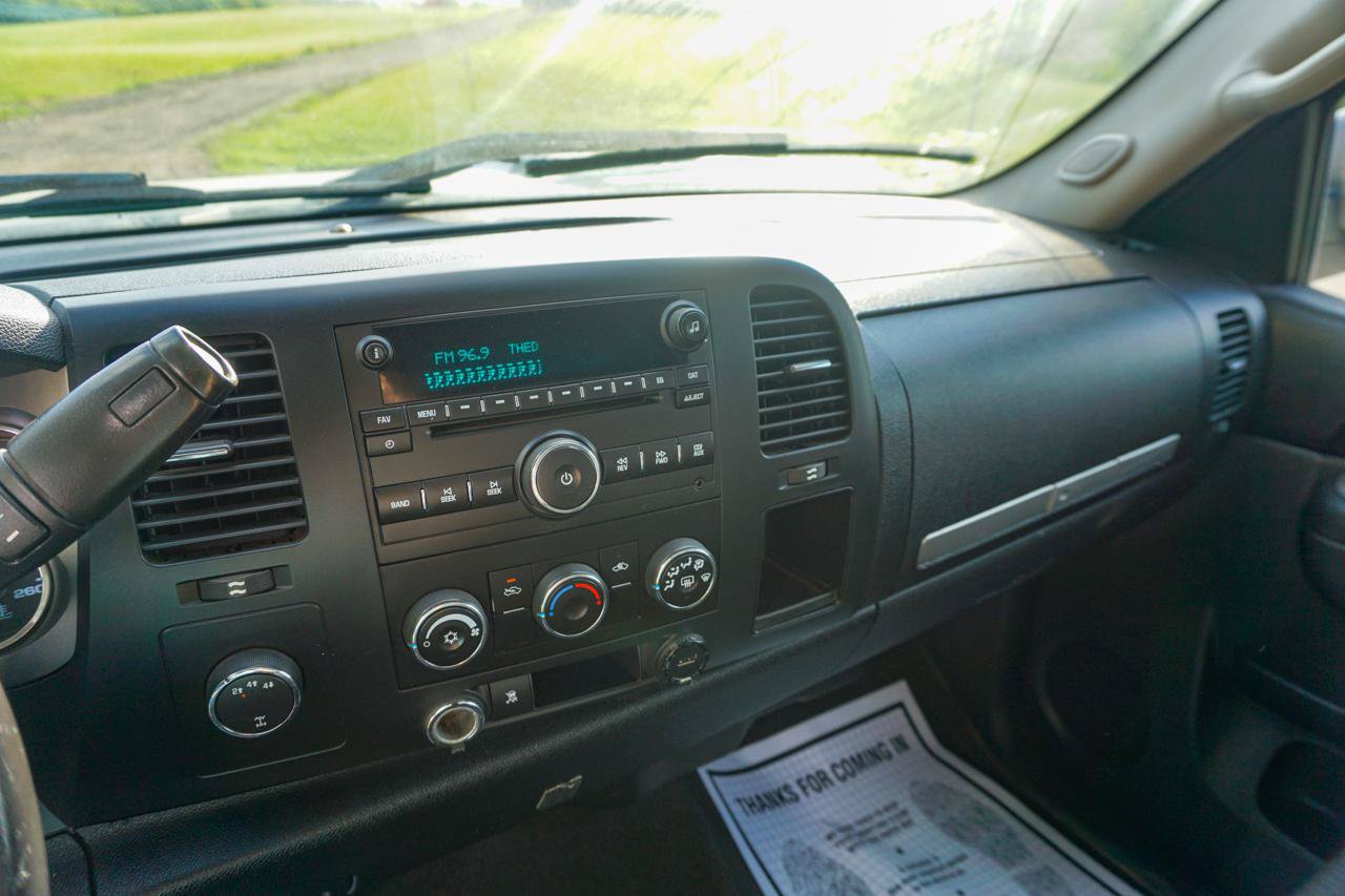 Used 2010 Chevrolet Silverado 2500 LT w/ Interior Plus Package AWD/4WD image 14