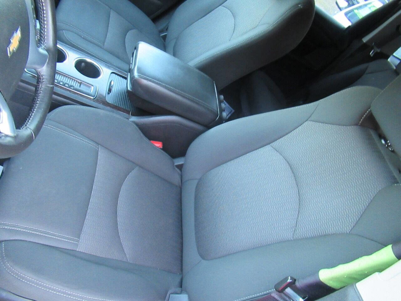 Used 2015 Chevrolet Traverse LT image 23
