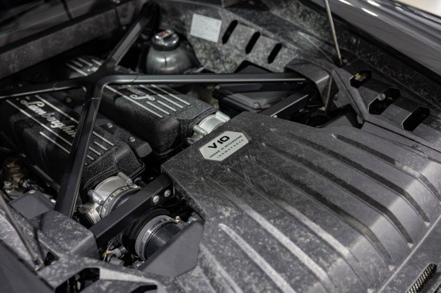 Used 2015 Lamborghini Huracan LP 610-4 image 25