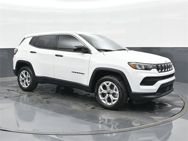 Used 2025 Jeep Compass Sport image 6