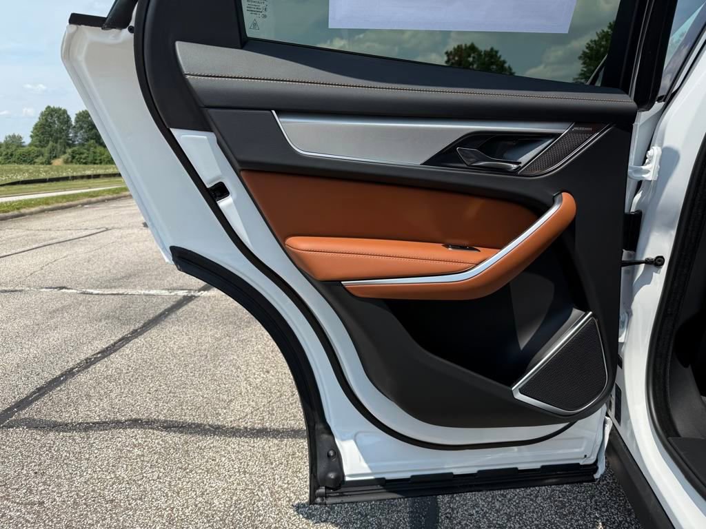 New 2026 Jaguar F-PACE R-Dynamic S image 13
