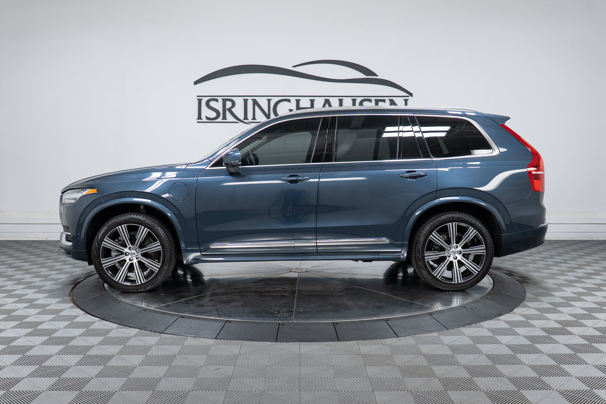 Certified 2025 Volvo XC90 T8 Plus w/ Protection Package Premier AWD/4WD image 8