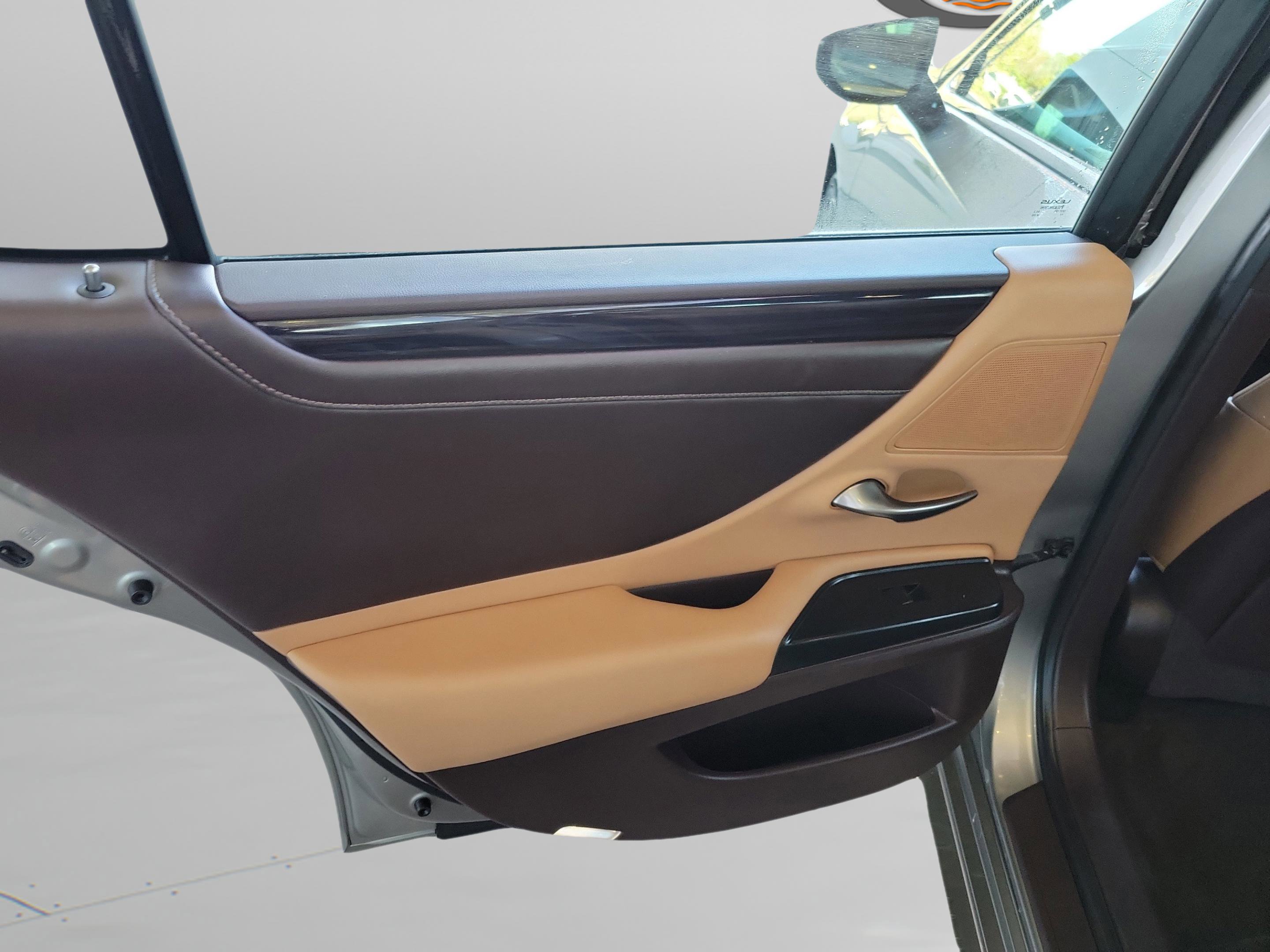 Used 2020 Lexus ES 350 w/ Premium Package image 29
