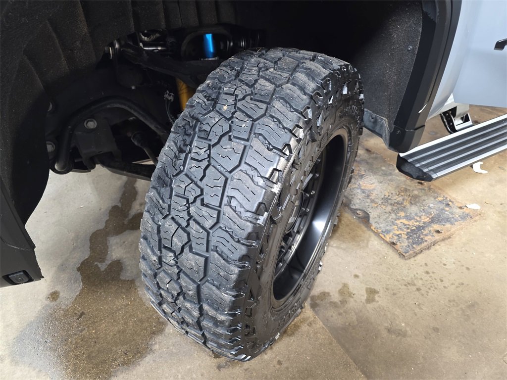 Used 2024 GMC Sierra 2500 AT4X image 35