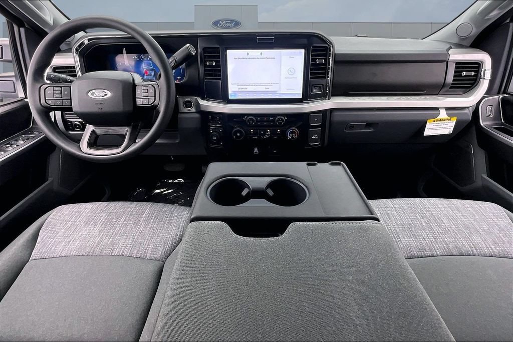 New 2026 Ford F250 XLT w/ XLT Premium Package AWD/4WD image 5