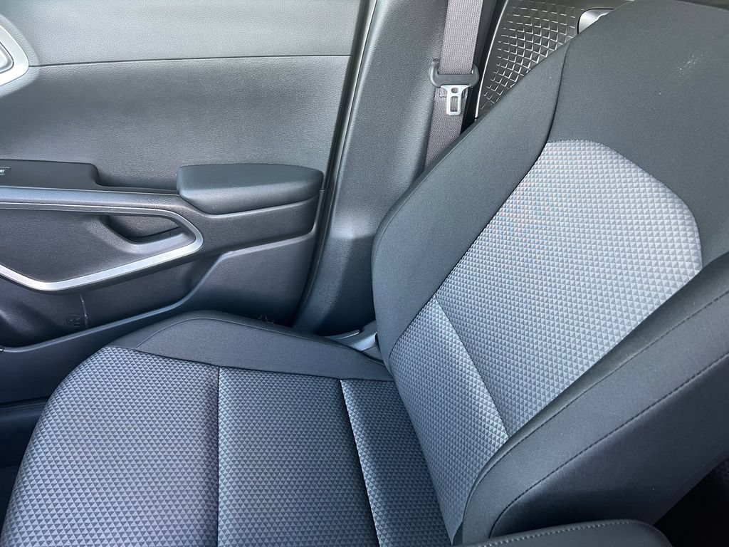 Used 2025 Kia Soul LX w/ LX Technology Package FWD image 30
