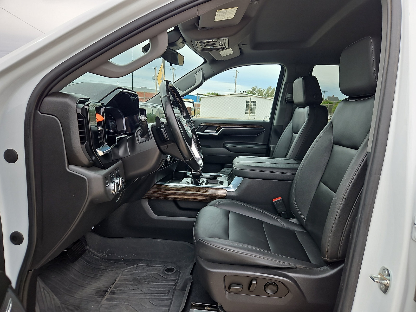 Used 2023 GMC Sierra 1500 Elevation w/ Elevation Premium Package AWD/4WD image 15