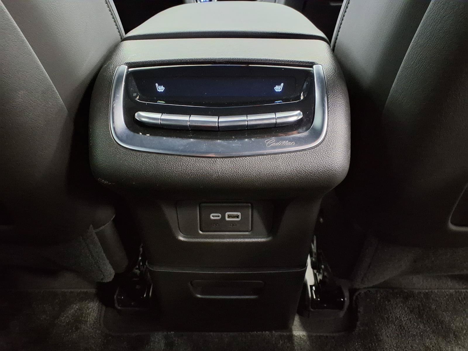 Certified 2025 Cadillac XT6 Premium Luxury FWD image 16