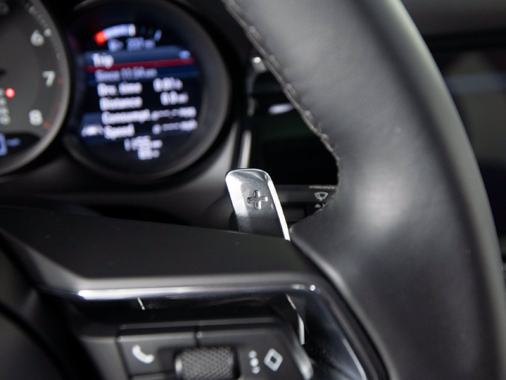 Certified 2026 Porsche Macan AWD/4WD image 25