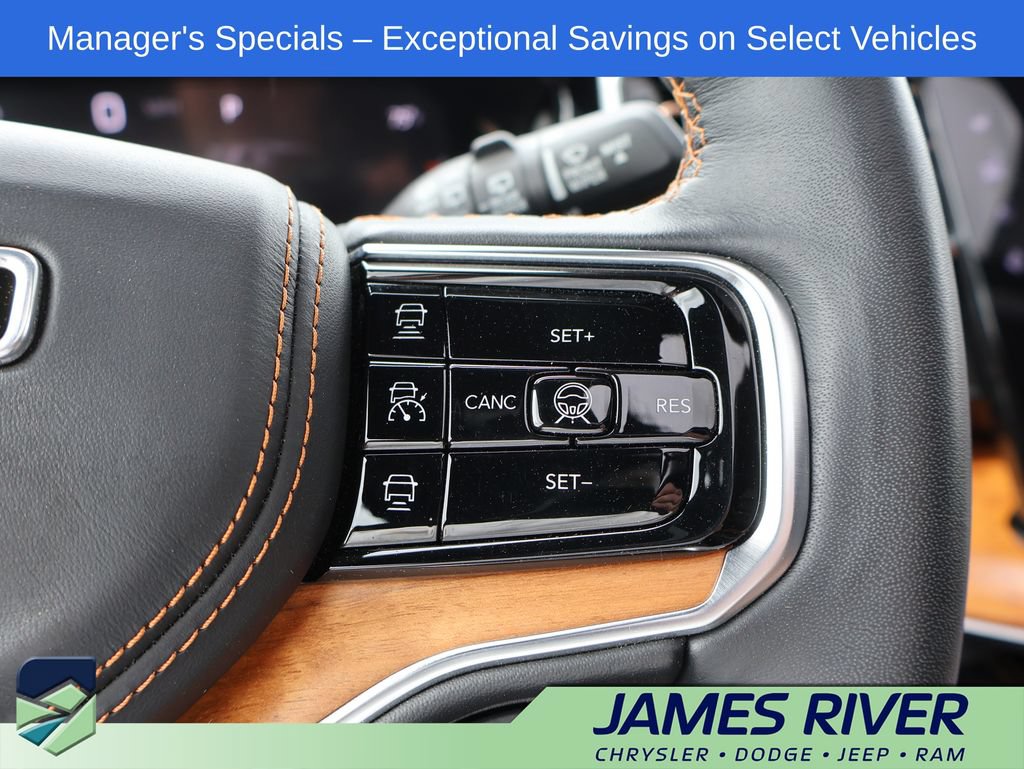 Used 2024 Jeep Grand Wagoneer L Series III AWD/4WD image 32