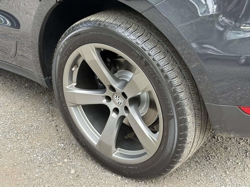 Used 2019 Porsche Macan AWD/4WD image 12