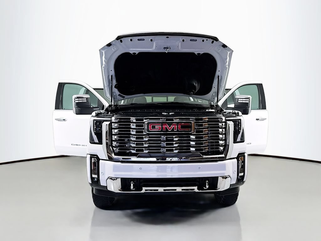 Used 2025 GMC Sierra 3500 Denali w/ Technology Package AWD/4WD image 24