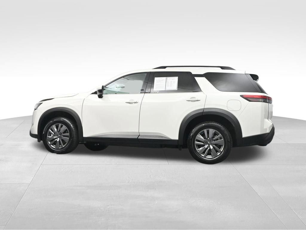 Used 2025 Nissan Pathfinder SV image 28