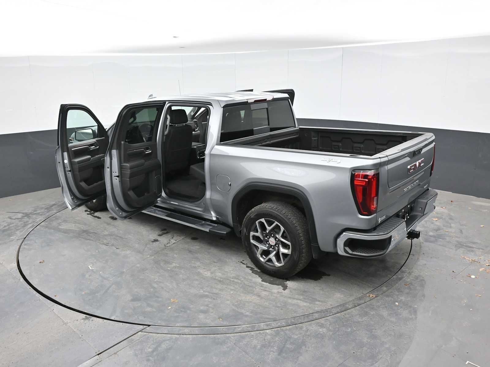 Used 2024 GMC Sierra 1500 SLT w/ SLT Premium Plus Package AWD/4WD image 35