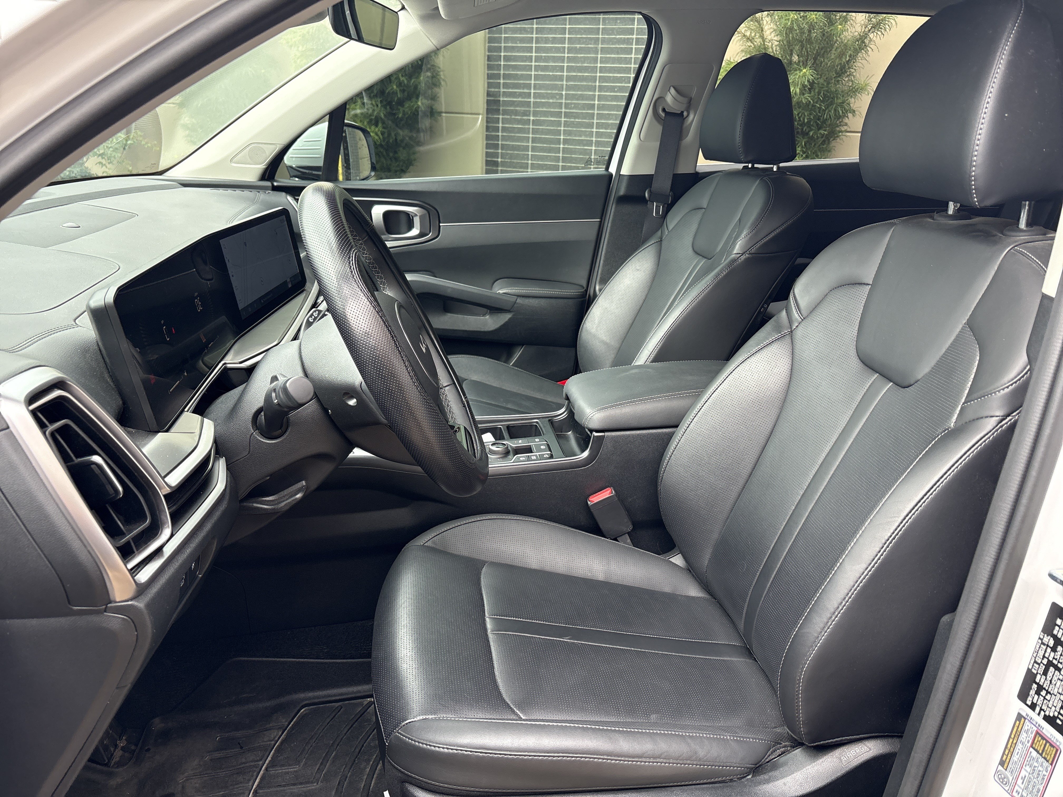 Used 2025 Kia Sorento EX AWD/4WD image 16