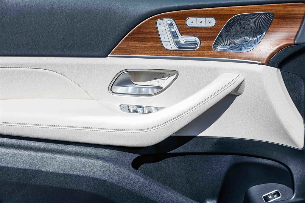 New 2026 Mercedes-Benz GLS 450 4MATIC image 21