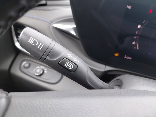 Used 2024 Buick Envista Sport Touring w/ Convenience I Package FWD image 30