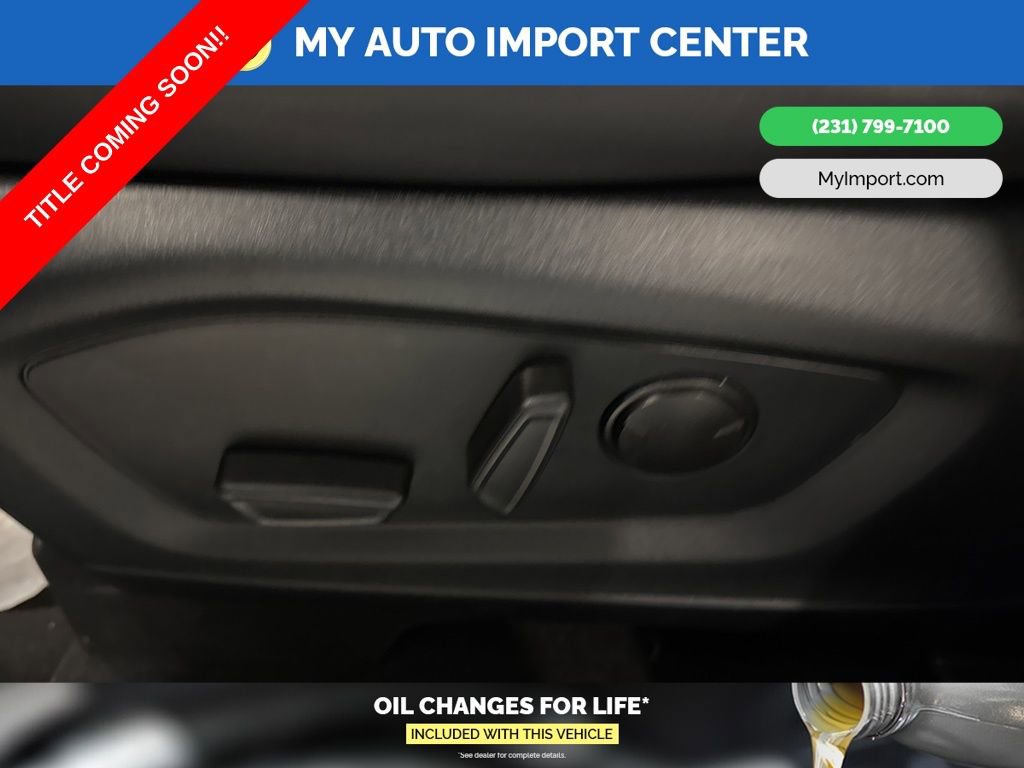 Used 2022 Ford Explorer XLT w/ Equipment Group 202A image 12