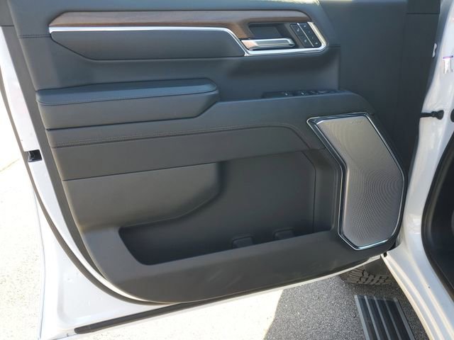 Used 2024 Chevrolet Silverado 2500 High Country w/ Technology Package image 8