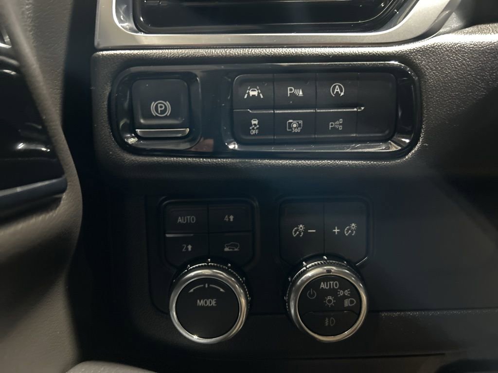 Used 2025 GMC Yukon XL Denali w/ LPO, Floor Liner Package image 11