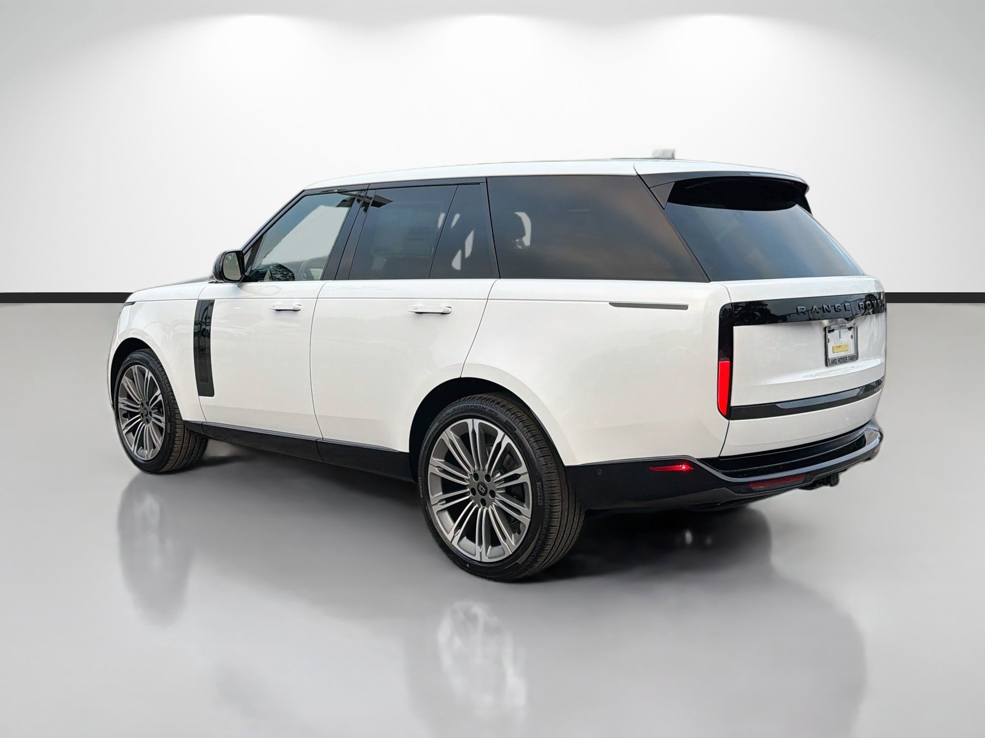 New 2027 Land Rover Range Rover SE AWD/4WD image 3