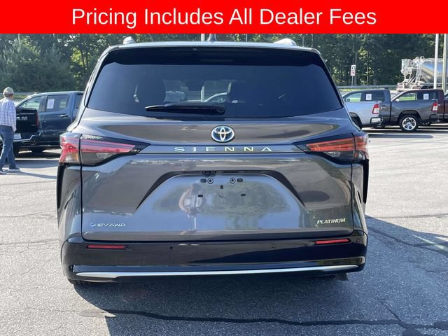 Used 2025 Toyota Sienna Platinum AWD/4WD image 4