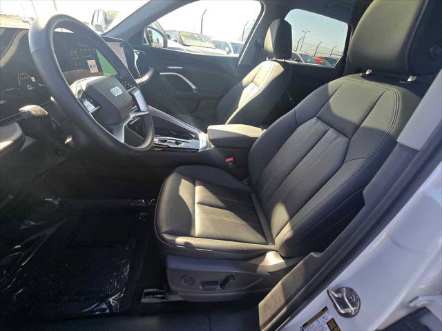 Used 2025 Audi Q5 Premium w/ Convenience Package AWD/4WD image 23