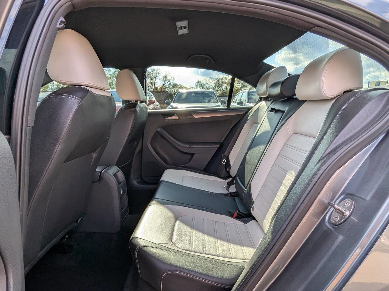 Used 2016 Volkswagen Jetta Sport FWD image 13