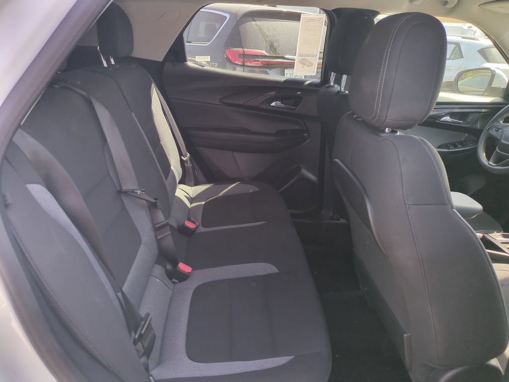 Used 2025 Chevrolet TrailBlazer LT AWD/4WD image 28
