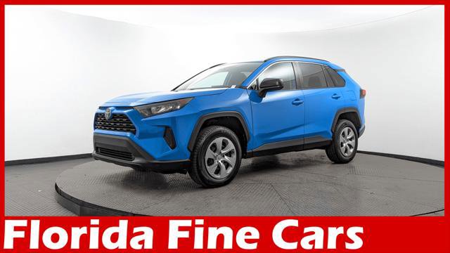 Used 2019 Toyota RAV4 LE image 1