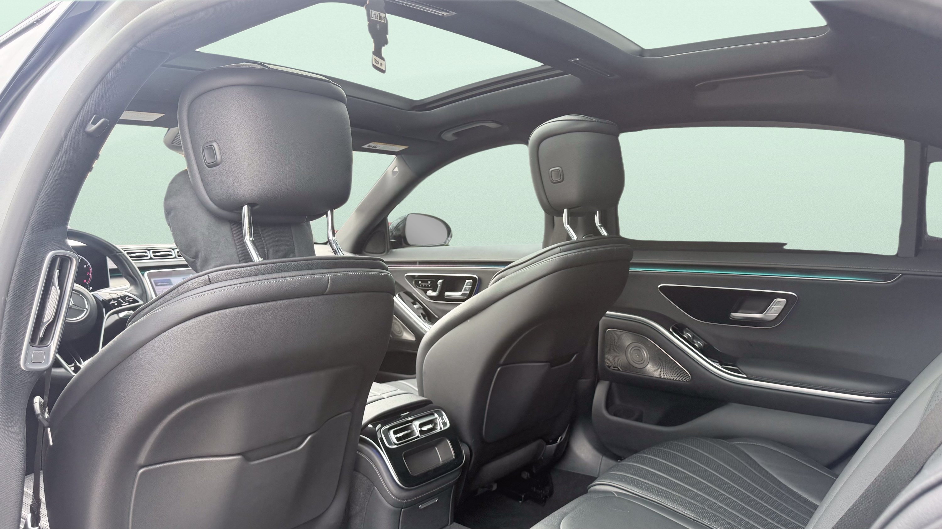 Used 2023 Mercedes-Benz S 500 4MATIC w/ AMG Line image 36