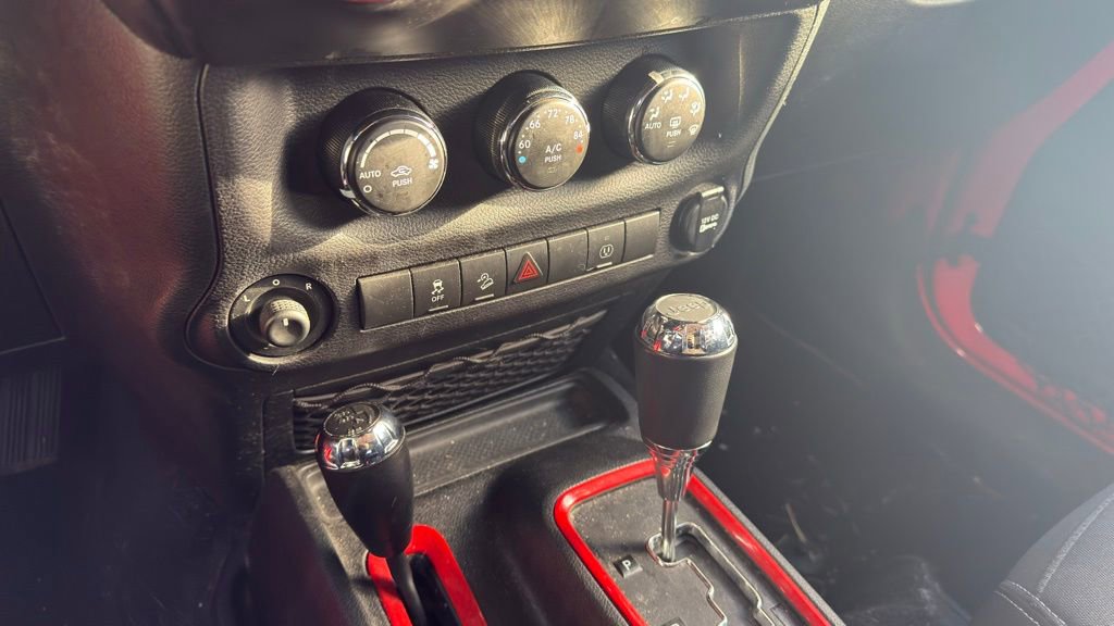 Used 2015 Jeep Wrangler Sahara w/ Dual Top Group image 13