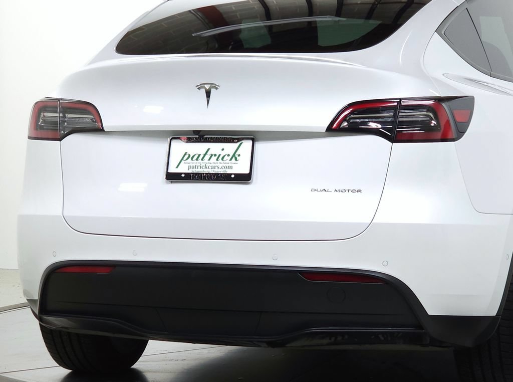 Used 2022 Tesla Model Y Long Range AWD/4WD image 10