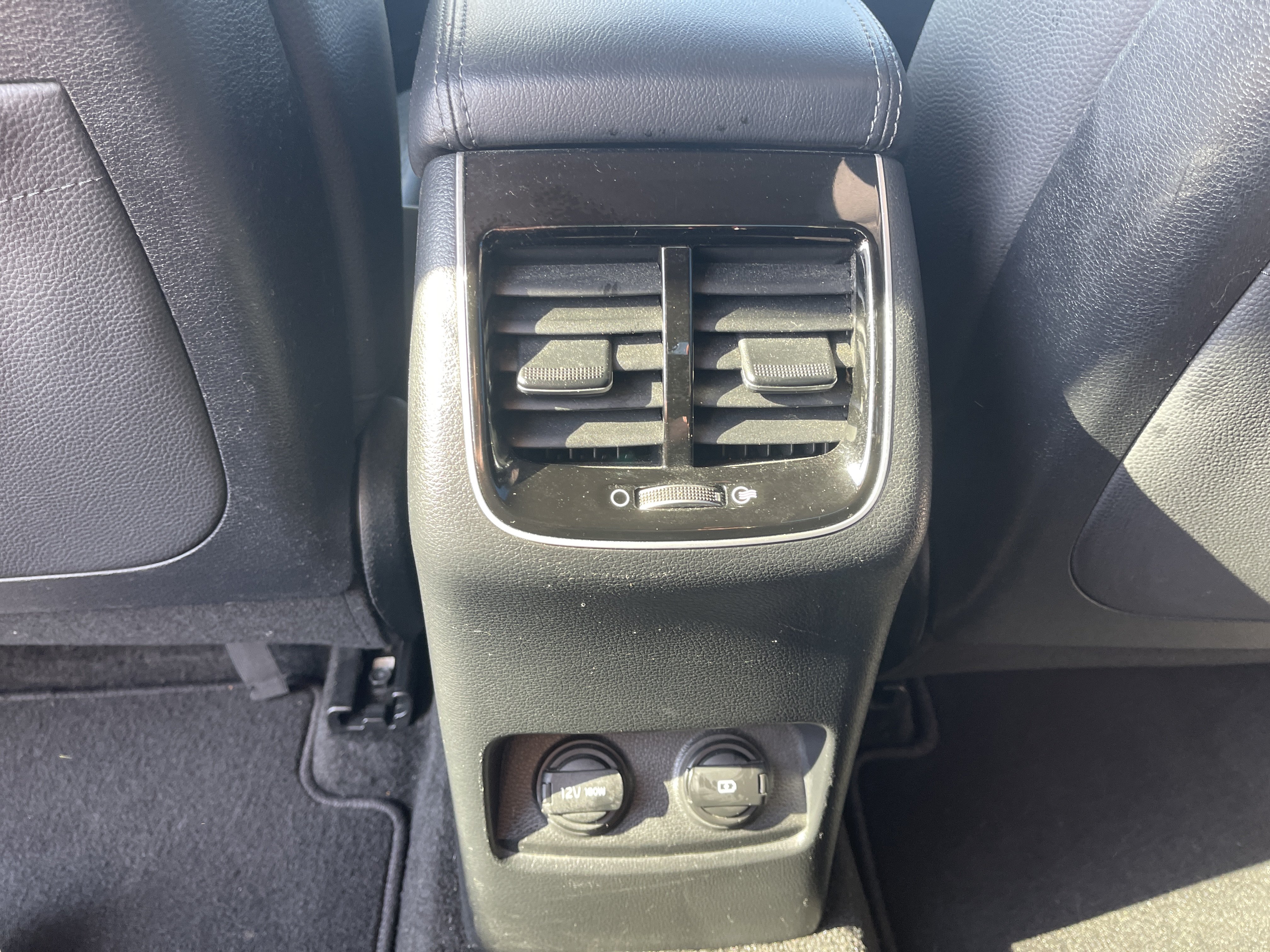 Used 2017 Kia Cadenza Premium FWD image 17