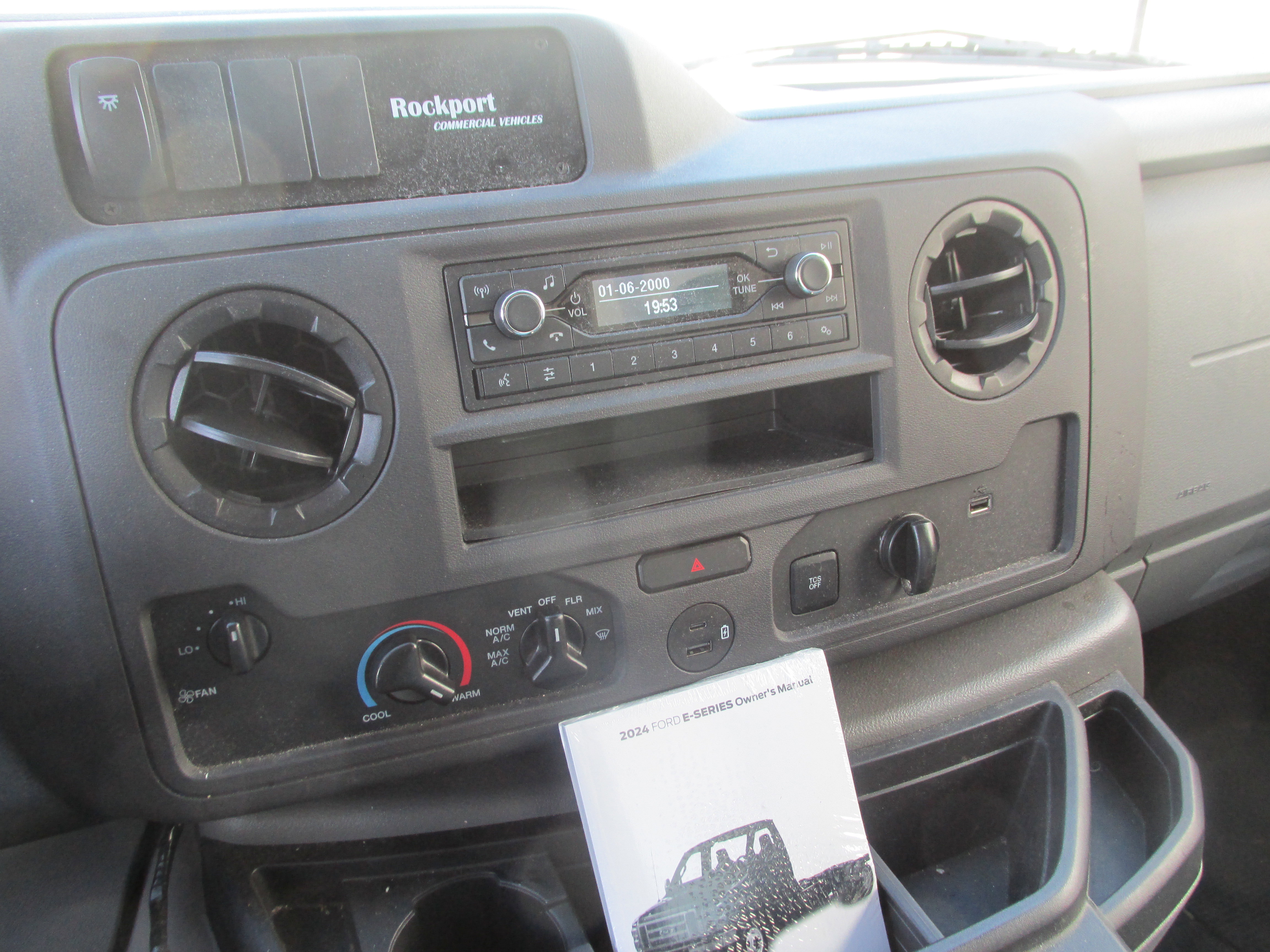 Used 2024 Ford E-350 and Econoline 350 Super Duty w/ Power Windows & Locks Group RWD image 32