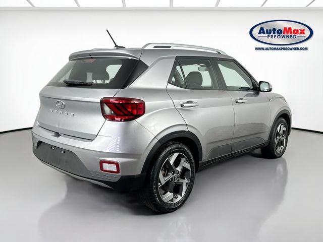 Used 2023 Hyundai Venue SEL w/ Cargo Package FWD image 2