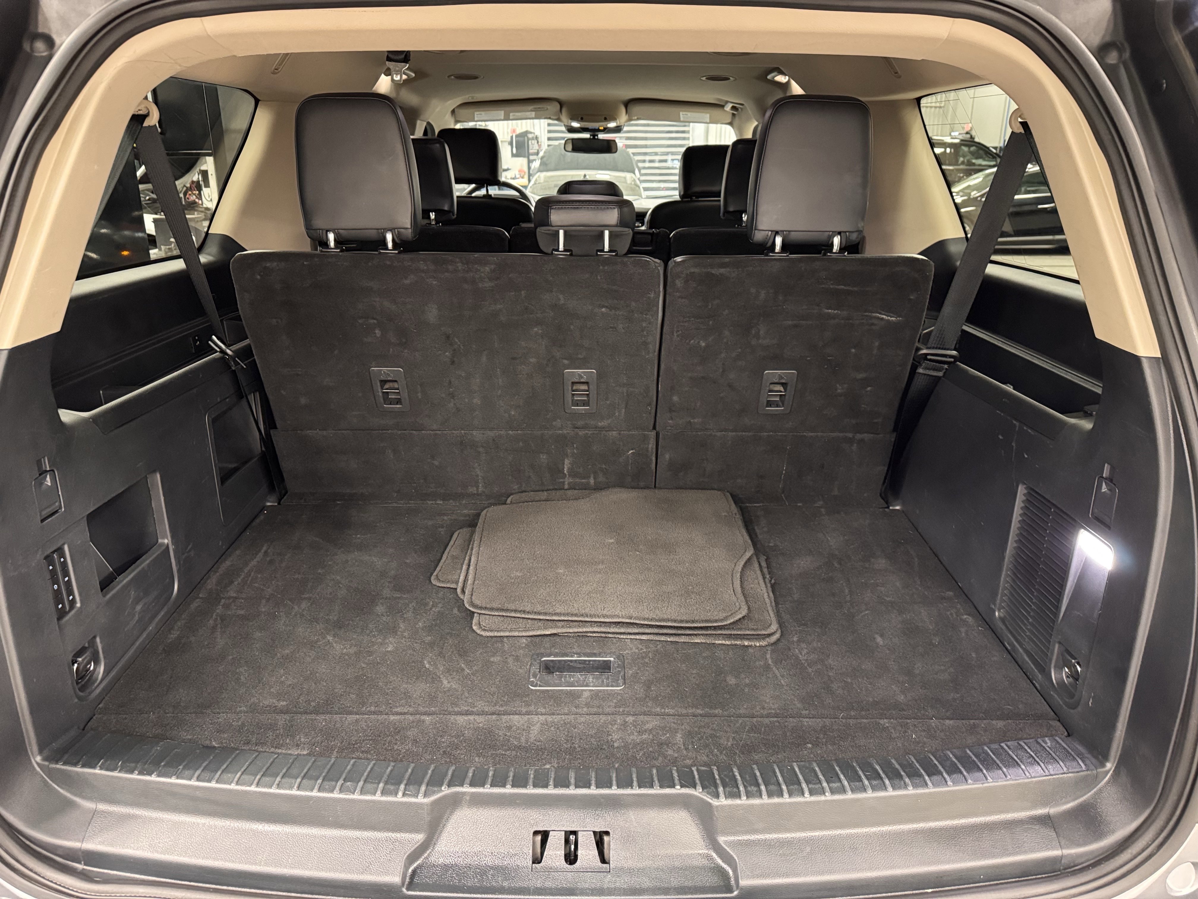 Used 2024 Ford Expedition Max XLT image 25