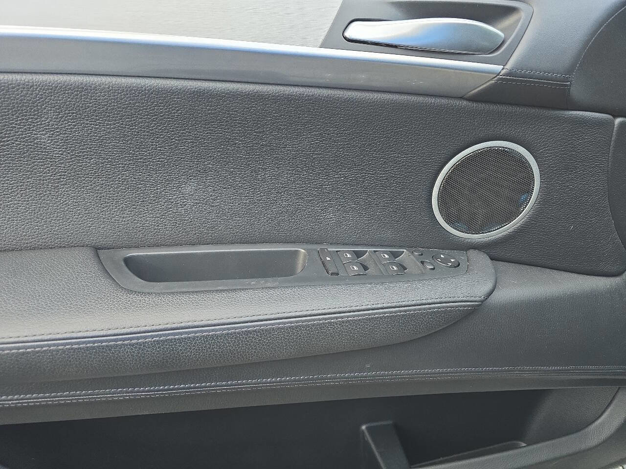 Used 2011 BMW X5 M image 27