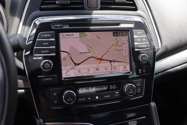 Used 2023 Nissan Maxima SV w/ Floor Mat Group FWD image 15