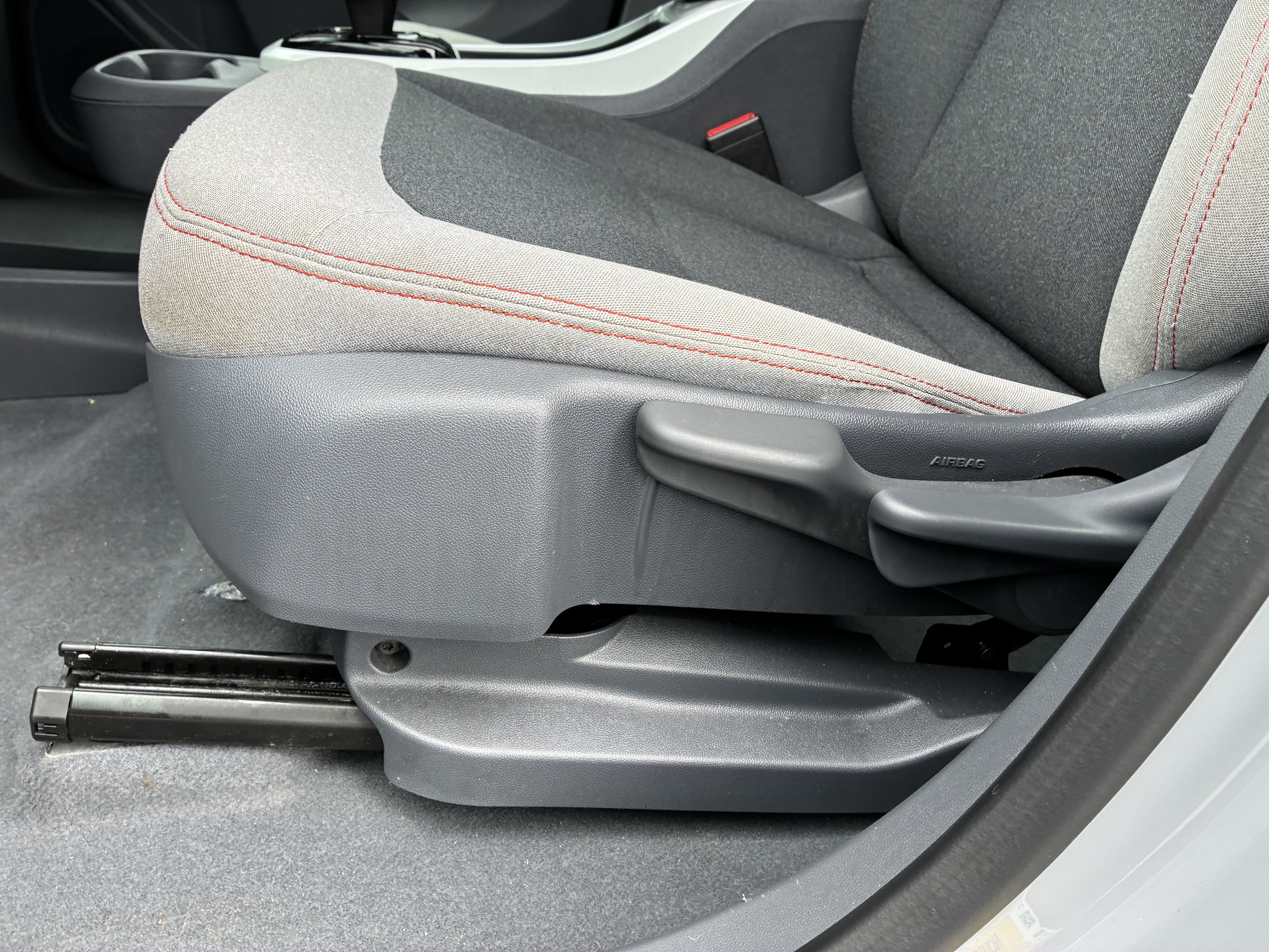 Used 2020 Chevrolet Bolt LT FWD image 24