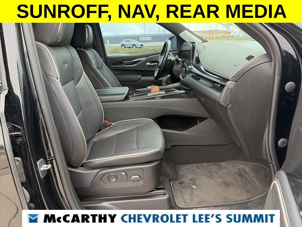 Used 2023 Cadillac Escalade ESV Sport w/ LPO, ONYX Package image 31